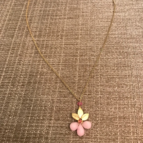 Pretty necklace - Picture 2 of 4